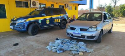 Imagem da notícia PRF apreende mais de 37 quilos de drogas em compartimento secreto de carro em Água Clara